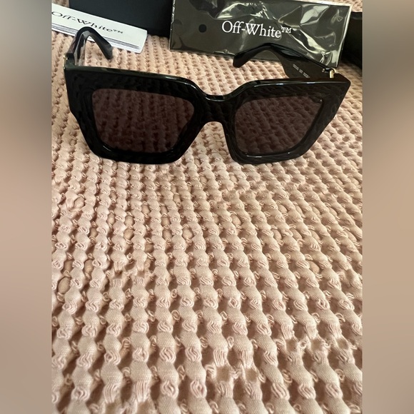 New Off-White Mystic Black Squared Sunglasses main image 6